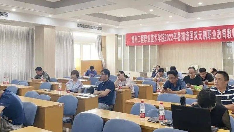 小标题：编程课程，不仅仅是代码的学习